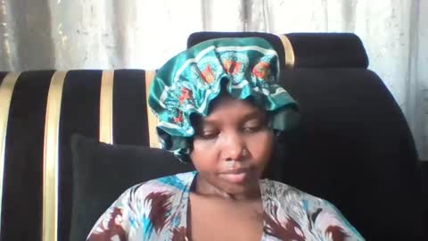 dellarine517299 online show from April 15, 11:06 am