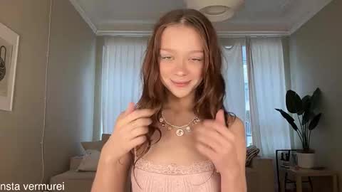 Snapshot of delorathecookie chatting on October 21, 9:21 am Delora online show from October 21, 9:21 am