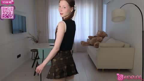 Delora online show from April 3, 6:00 am