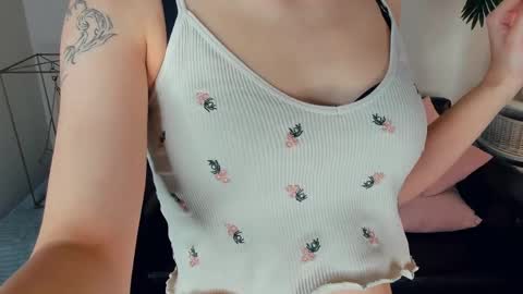 Eliza online show from March 26, 1:17 pm