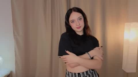 Emilia online show from November 4, 4:22 am