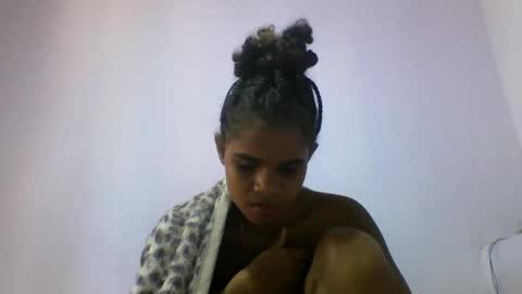 delphine online show from March 21, 7:02 am