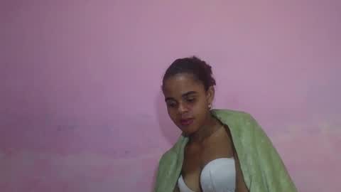 delphine online show from May 5, 6:16 pm