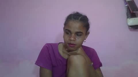 delphine online show from May 12, 5:48 am