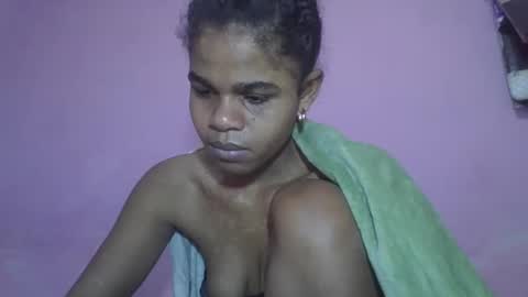 delphine online show from May 17, 5:38 am