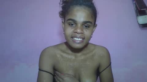 delphine online show from May 18, 6:19 am