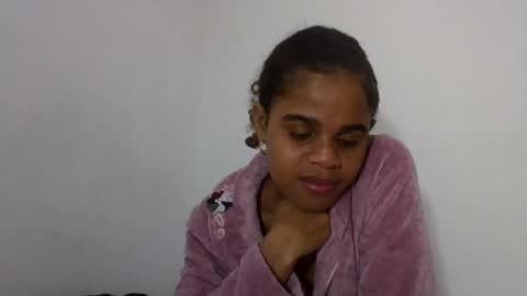 delphine online show from June 23, 5:00 pm