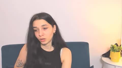 delphinehot online show from February 9, 4:22 pm