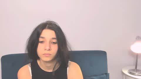 delphinehot online show from February 12, 4:24 pm