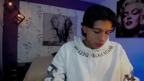 Snapshot of delsin_ chatting on September 24, 12:41 pm DELSIN online show from September 24, 12:41 pm