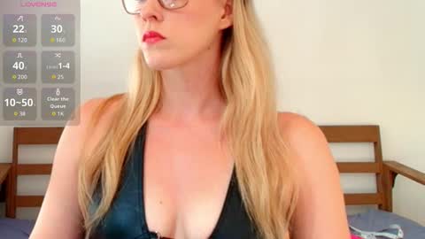 demigoddesslexie online show from February 3, 1:15 am