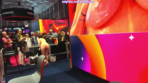 Snapshot of demihawks chatting on September 26, 1:04 pm Demi online show from September 26, 1:04 pm