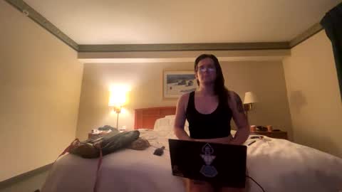 Snapshot of demon_danni chatting on March 29, 9:31 am Demon danni online show from March 29, 9:31 am