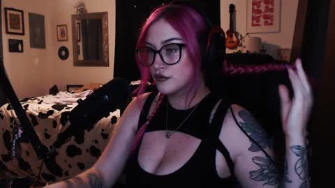 Snapshot of demongf chatting on January 31, 1:54 am Demoness Mina online show from January 31, 1:54 am