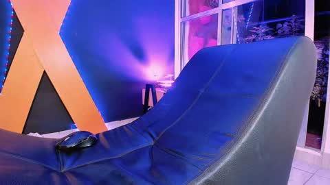 Snapshot of demonkush_ chatting on December 22, 3:55 am DemonKush online show from December 22, 3:55 am