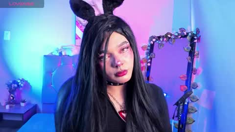 Snapshot of demony_deadboy chatting on March 25, 5:46 am Maki online show from March 25, 5:46 am