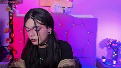 Snapshot of demony_deadboy chatting on March 28, 5:51 am Maki online show from March 28, 5:51 am