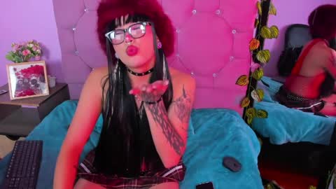 Snapshot of demony_deadboy chatting on March 31, 5:19 am Maki online show from March 31, 5:19 am