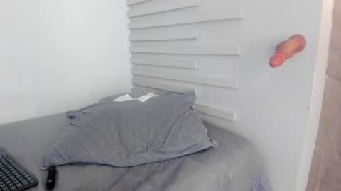 demy_ruiz online show from March 4, 6:15 am