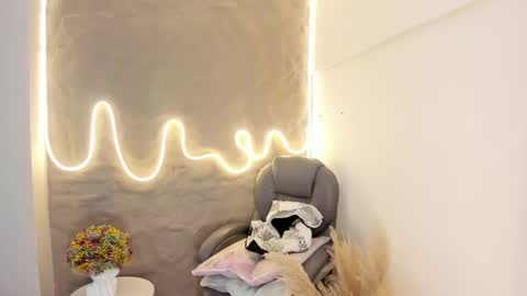 demy_ruiz online show from March 6, 8:41 am