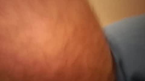 Snapshot of den2807 chatting on December 7, 2:53 am den2807 online show from December 7, 2:53 am