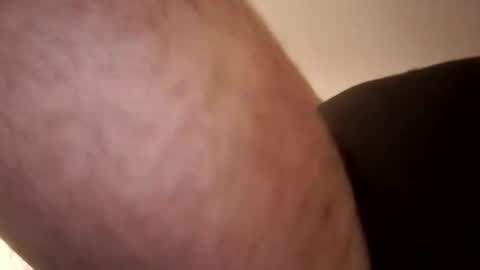 Snapshot of den2807 chatting on December 7, 10:17 pm den2807 online show from December 7, 10:17 pm