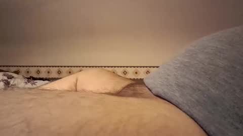 Snapshot of den2807 chatting on February 3, 12:58 am den2807 online show from February 3, 12:58 am