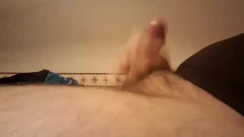 Snapshot of den2807 chatting on February 11, 2:35 am den2807 online show from February 11, 2:35 am