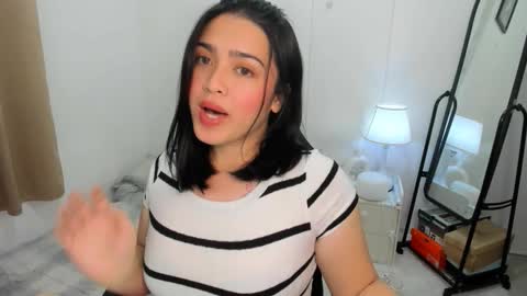 Snapshot of dencyleander chatting on November 7, 9:42 am Demi online show from November 7, 9:42 am