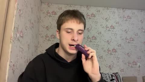 denflexqw online show from March 22, 5:05 pm