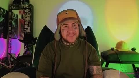 Snapshot of denjig chatting on January 7, 3:09 am Oliver online show from January 7, 3:09 am