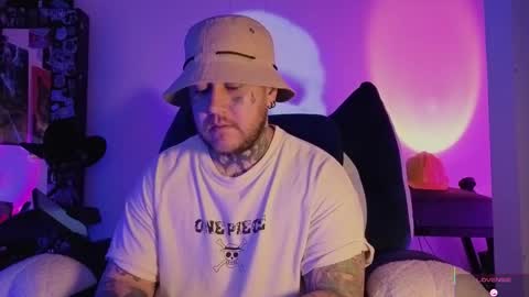 Snapshot of denjig chatting on January 8, 3:42 am Oliver online show from January 8, 3:42 am