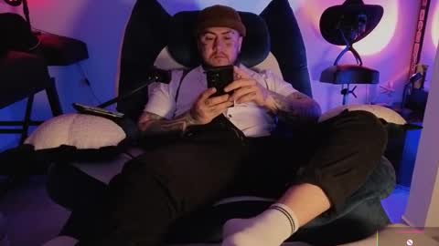 Snapshot of denjig chatting on January 14, 3:12 am Oliver online show from January 14, 3:12 am