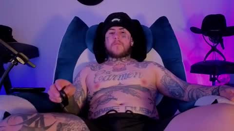 Snapshot of denjig chatting on February 1, 7:34 pm Oliver online show from February 1, 7:34 pm