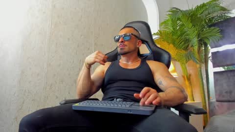 Snapshot of dennis_cox_ chatting on January 5, 9:15 am dennis_cox_ online show from January 5, 9:15 am