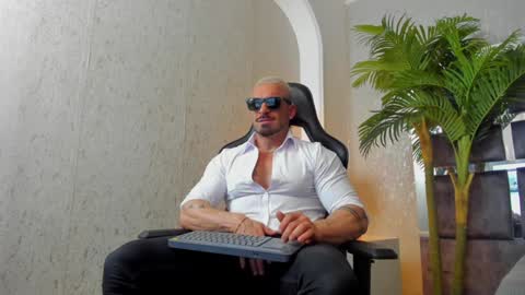 Snapshot of dennis_cox_ chatting on January 8, 12:26 pm dennis_cox_ online show from January 8, 12:26 pm