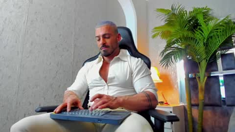 Snapshot of dennis_cox_ chatting on January 9, 12:30 pm dennis_cox_ online show from January 9, 12:30 pm