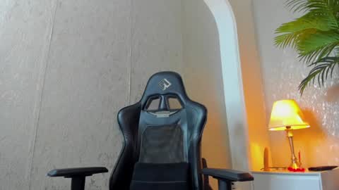 Snapshot of dennis_cox_ chatting on January 14, 12:56 pm dennis_cox_ online show from January 14, 12:56 pm
