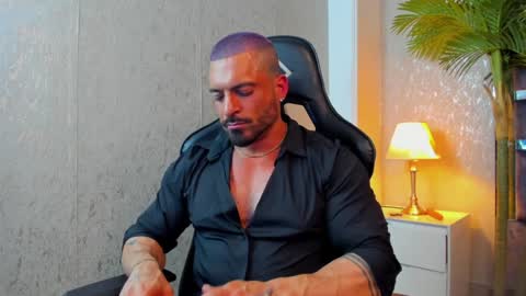 Snapshot of dennis_cox_ chatting on January 15, 6:19 pm dennis_cox_ online show from January 15, 6:19 pm