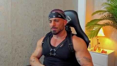 Snapshot of dennis_cox_ chatting on January 16, 4:17 am dennis_cox_ online show from January 16, 4:17 am