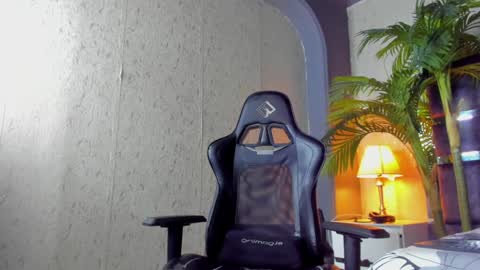 Snapshot of dennis_cox_ chatting on January 28, 6:39 pm dennis_cox_ online show from January 28, 6:39 pm