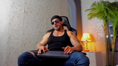 Snapshot of dennis_cox_ chatting on February 2, 4:15 am dennis_cox_ online show from February 2, 4:15 am