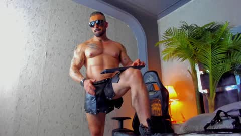 Snapshot of dennis_cox_ chatting on February 6, 1:43 pm dennis_cox_ online show from February 6, 1:43 pm