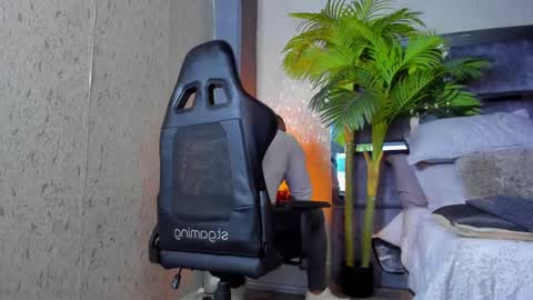 Snapshot of dennis_cox_ chatting on February 16, 2:00 pm dennis_cox_ online show from February 16, 2:00 pm