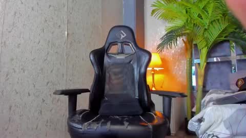 Snapshot of dennis_cox_ chatting on February 21, 4:59 pm dennis_cox_ online show from February 21, 4:59 pm
