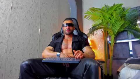 Snapshot of dennis_cox_ chatting on February 22, 5:44 am dennis_cox_ online show from February 22, 5:44 am