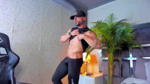 Snapshot of dennis_cox_ chatting on March 10, 3:56 am dennis_cox_ online show from March 10, 3:56 am