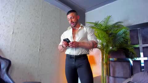 Snapshot of dennis_cox_ chatting on March 10, 10:04 am dennis_cox_ online show from March 10, 10:04 am