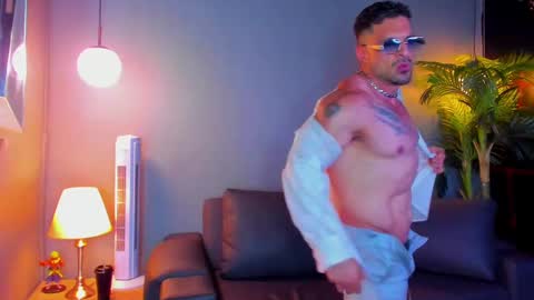 Snapshot of dennis_cox_ chatting on October 18, 5:03 pm dennis_cox_ online show from October 18, 5:03 pm