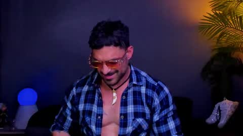 Snapshot of dennis_cox_ chatting on November 18, 4:50 am dennis_cox_ online show from November 18, 4:50 am